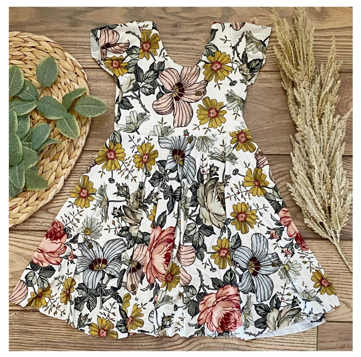 Vintage Floral Twirl