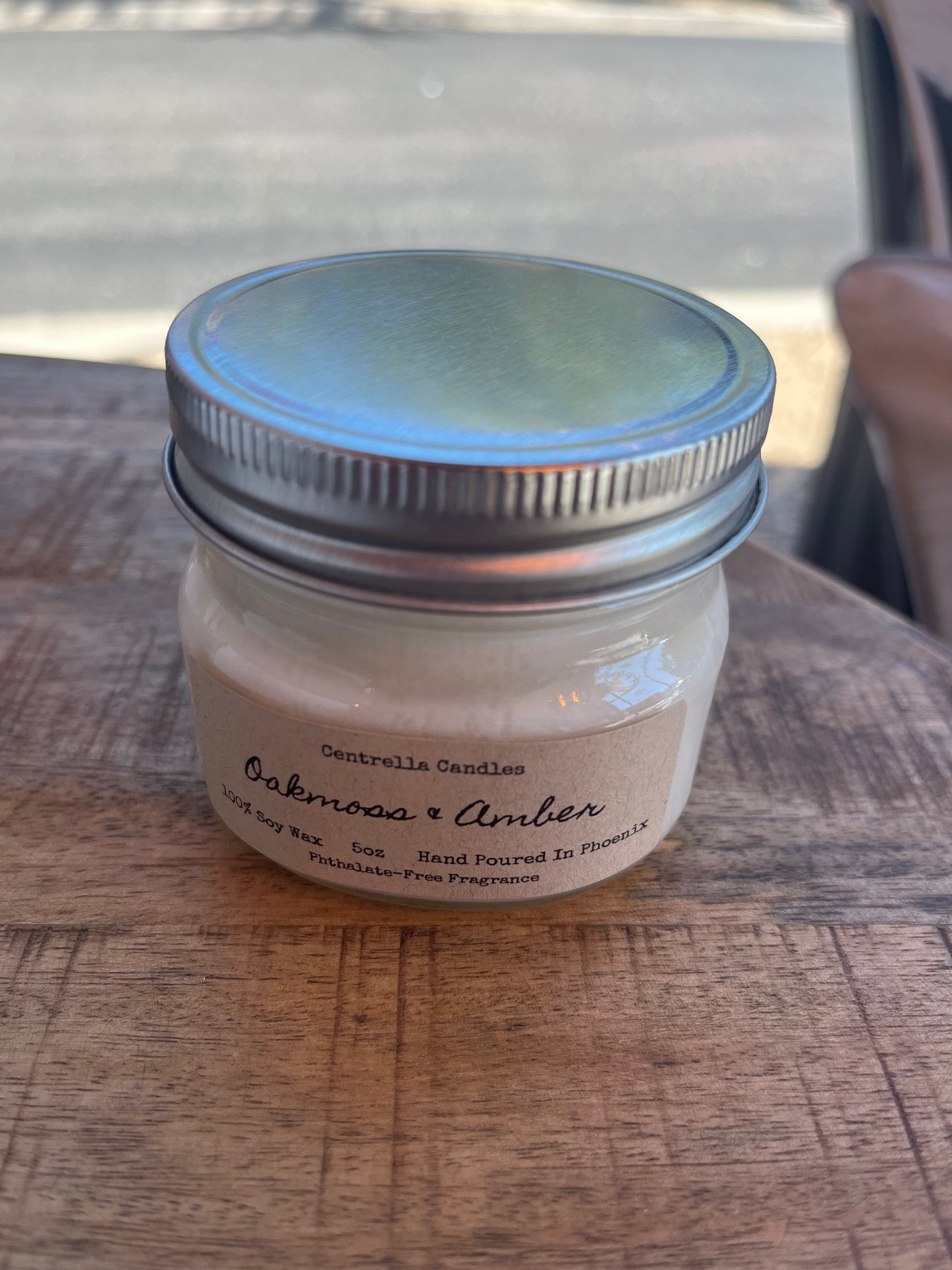 Oakmoss Amber Candle - 85 Local