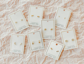 Screwback Stud Earrings - Abigail - Pearl