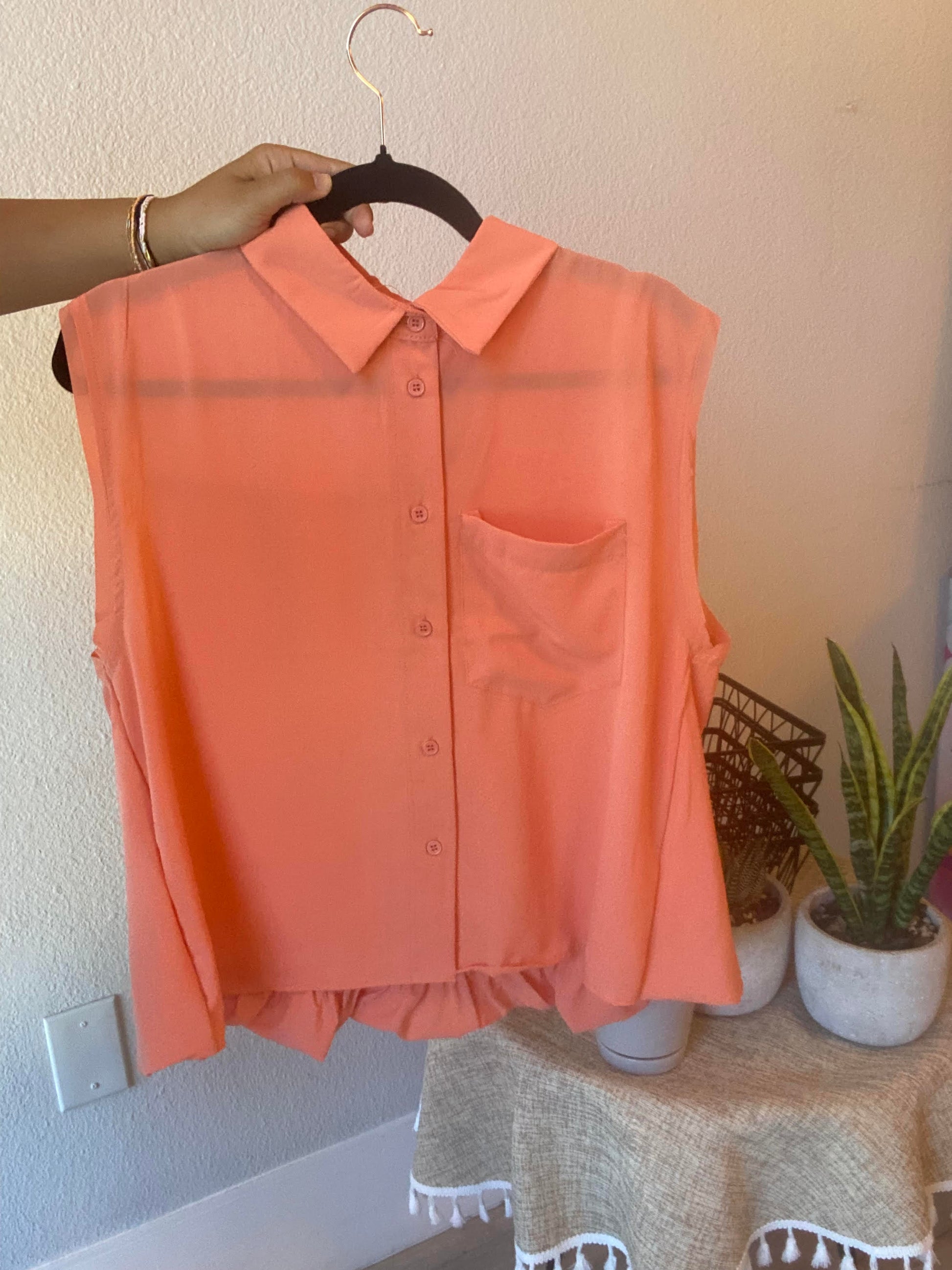 soft, silky, sleeveless, collard button-up tank