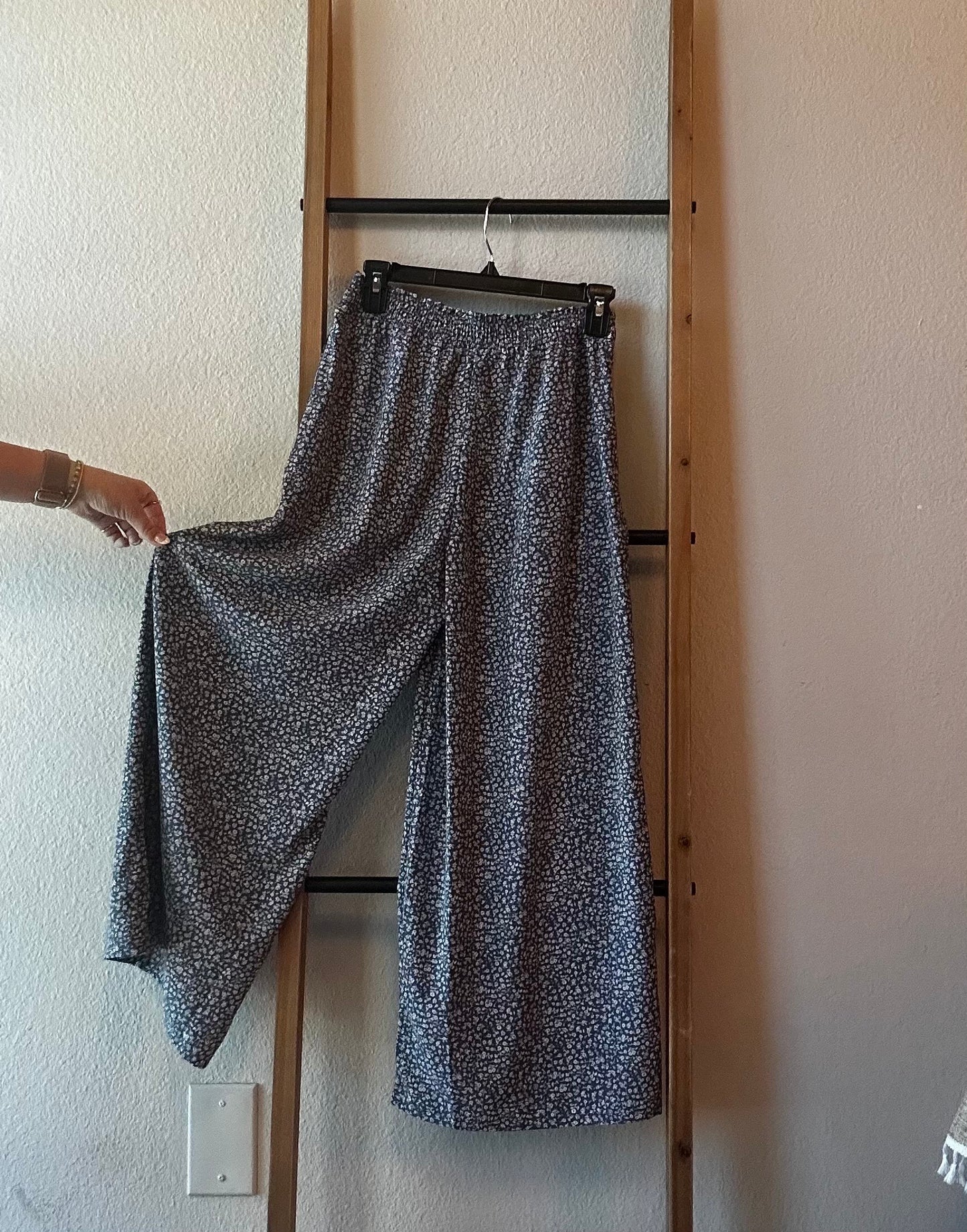 Flowy Cropped Pant - 85 Local