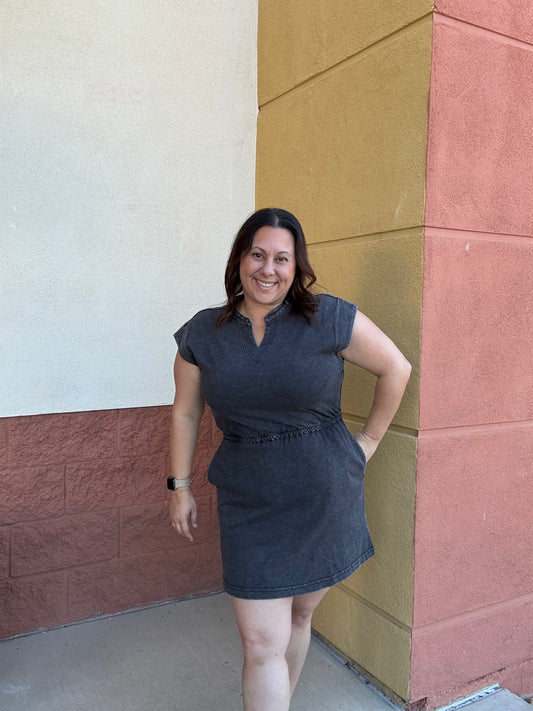 Black everyday dress with elastic waistband and pockets 