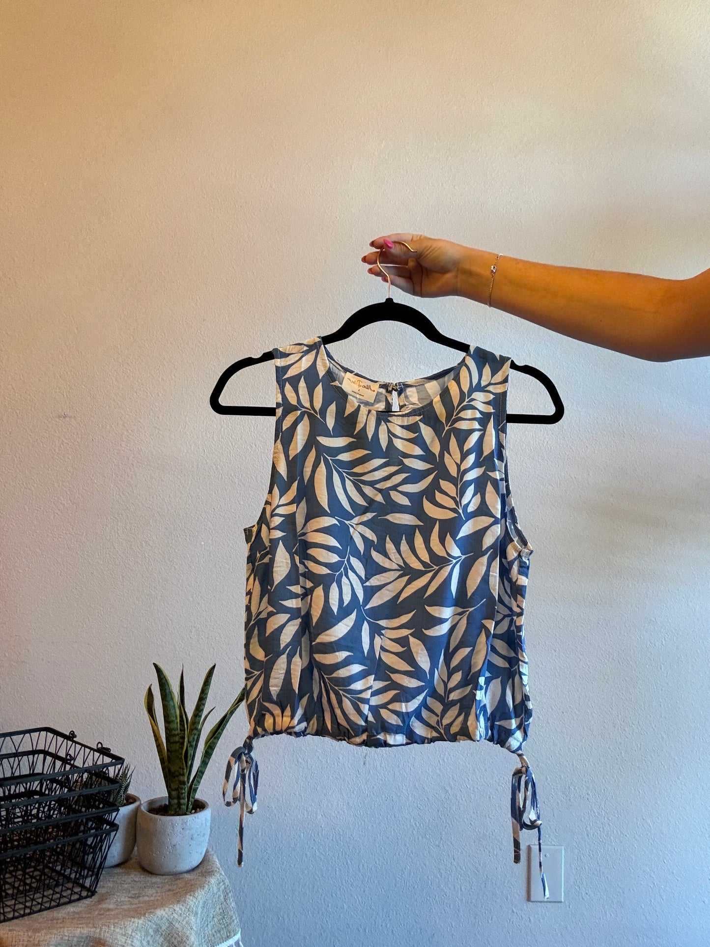 Blue Palm Tank