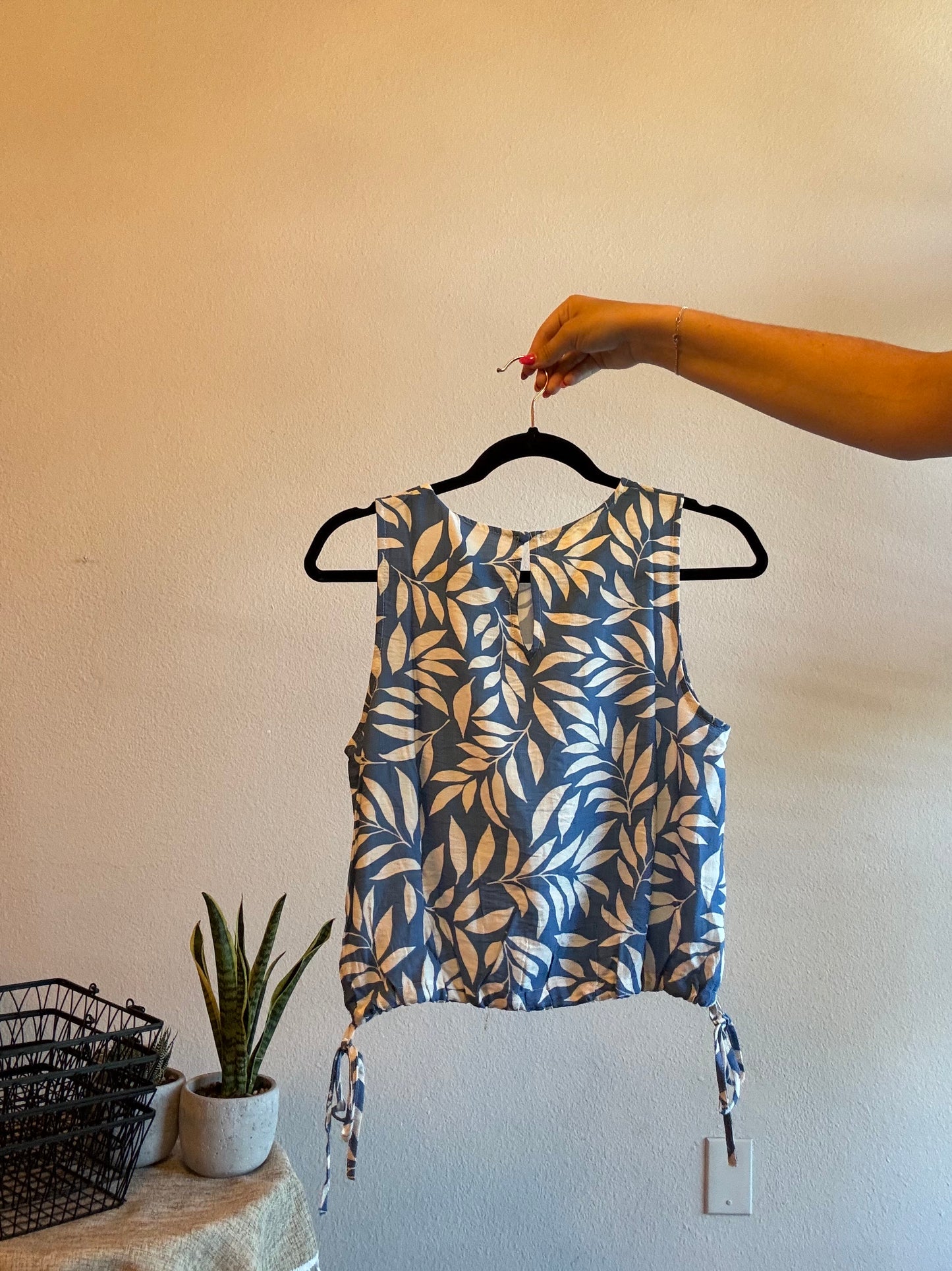 Blue Palm Tank