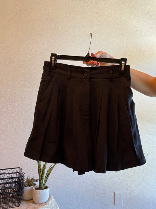 Navy Pleat Short - 85 Local