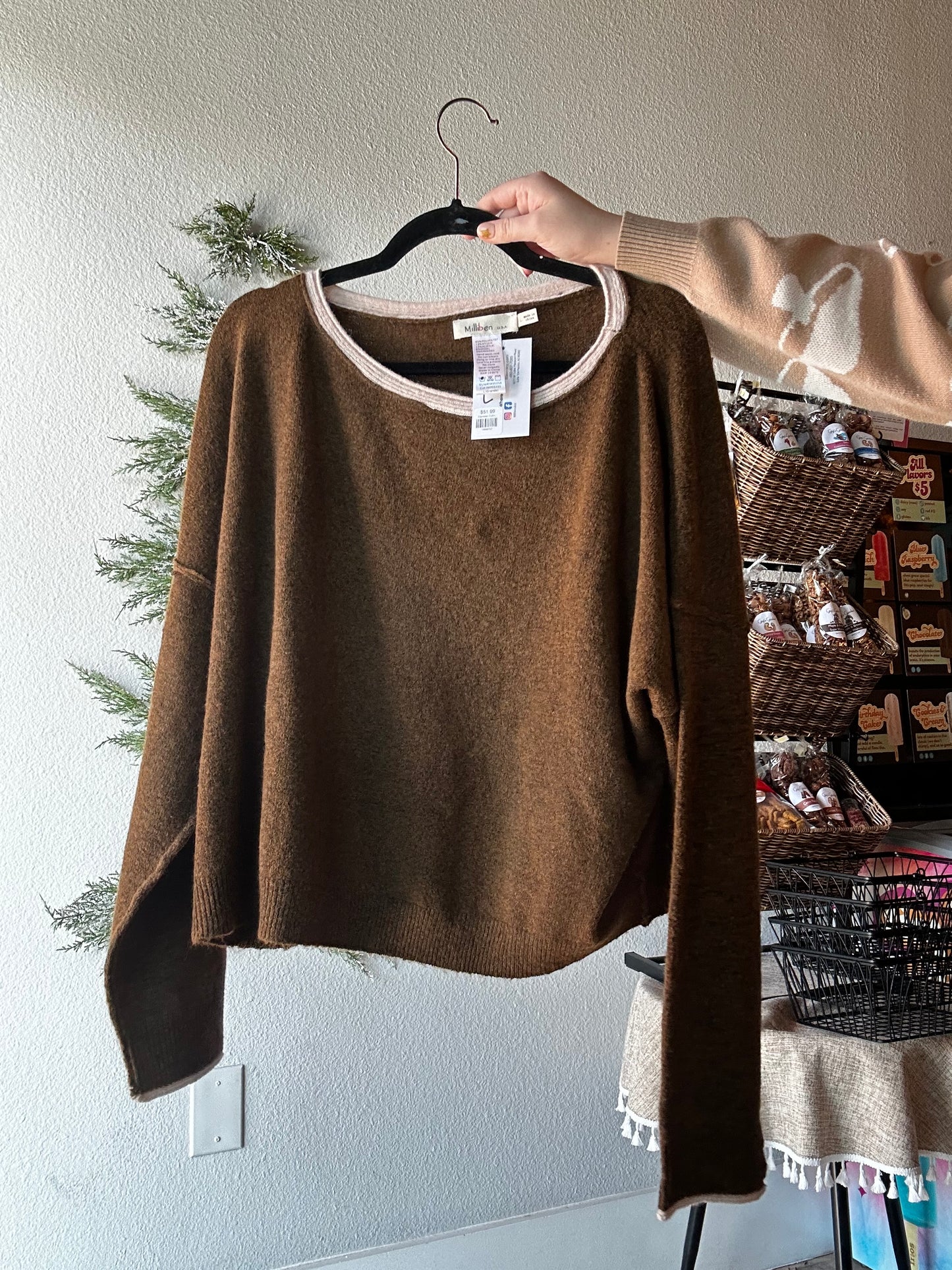 Espresso Outline Pullover