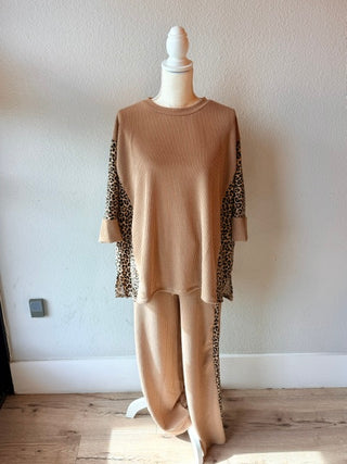 mocha print top