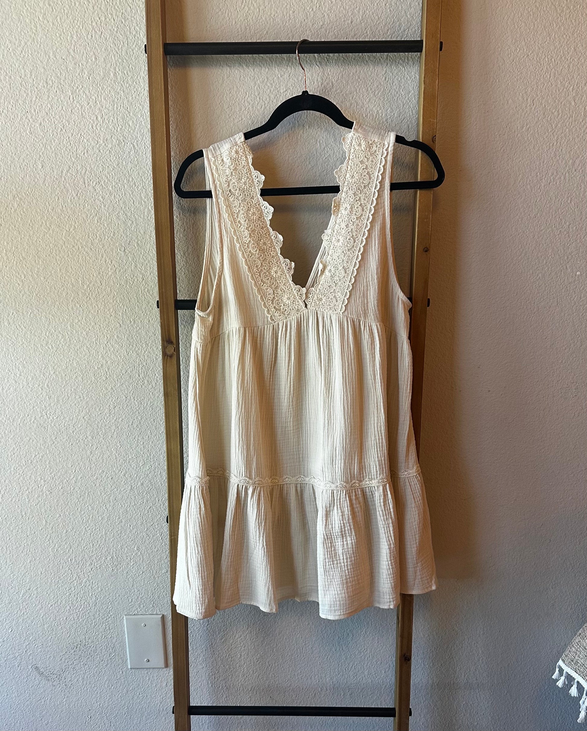 Scallop Lace V Neck Mini Dress - 85 Local